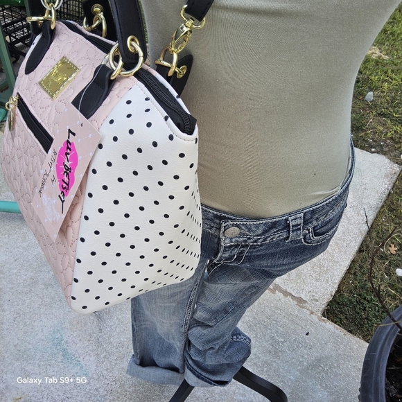 NWT PEACH QUILTED FLORAL LUV BETSEY SATCHEL - Picture 2 of 5